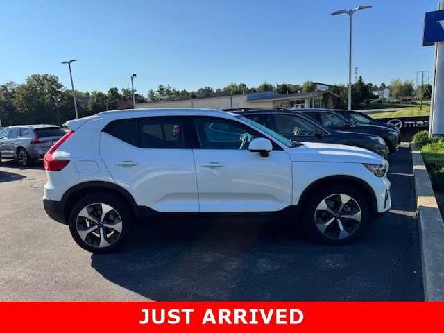 2023 Volvo XC40 B5 AWD Plus Bright