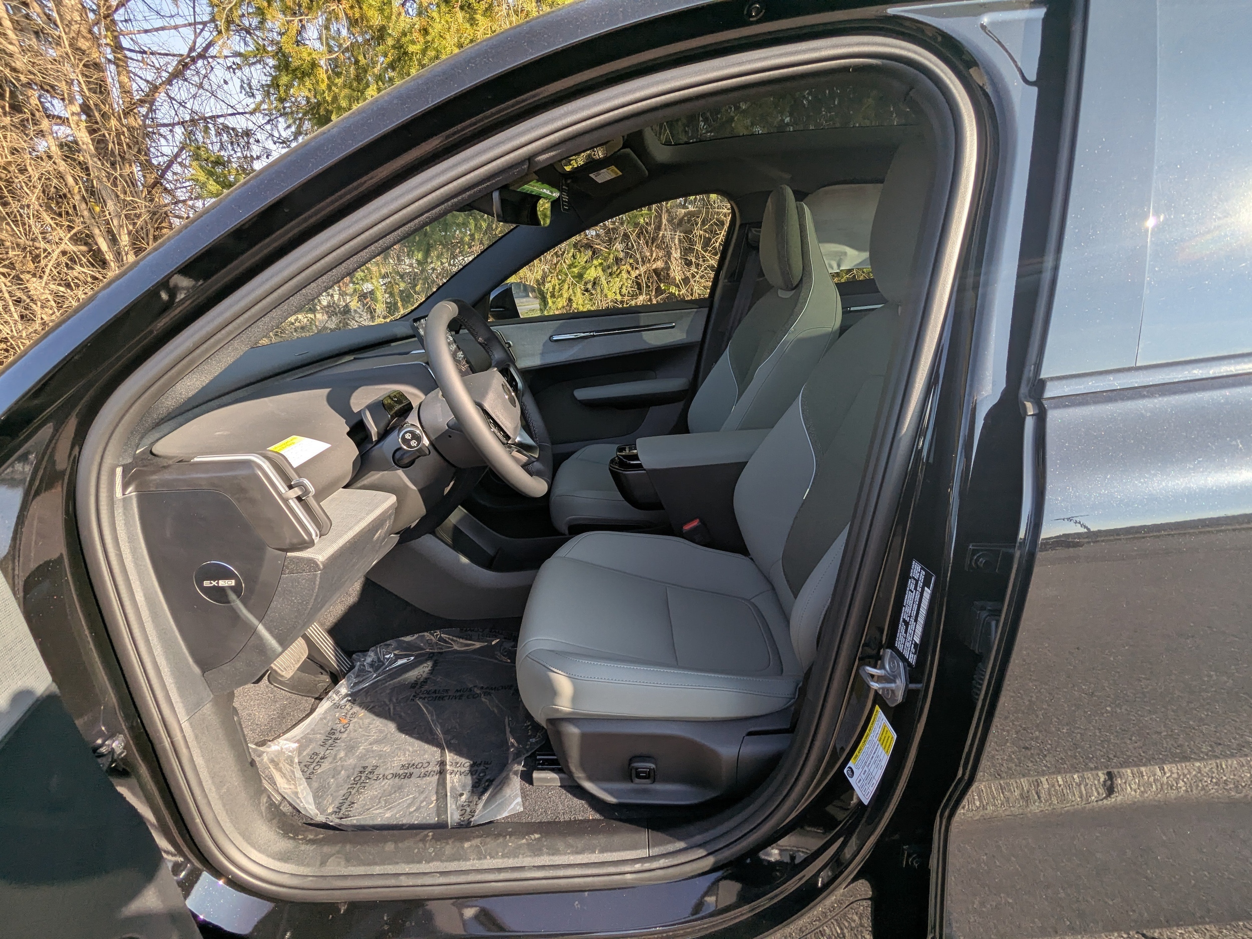 2025 Volvo EX30 Plus - Photo 9