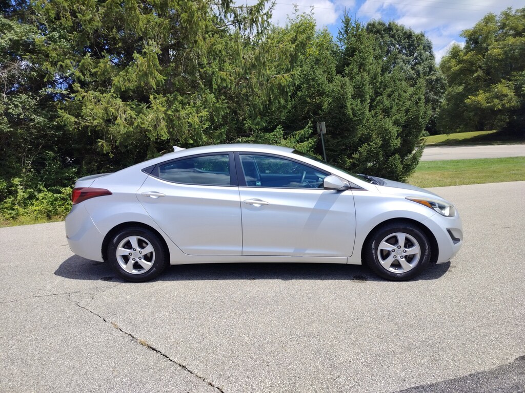 Used 2014 Hyundai Elantra SE Sedan