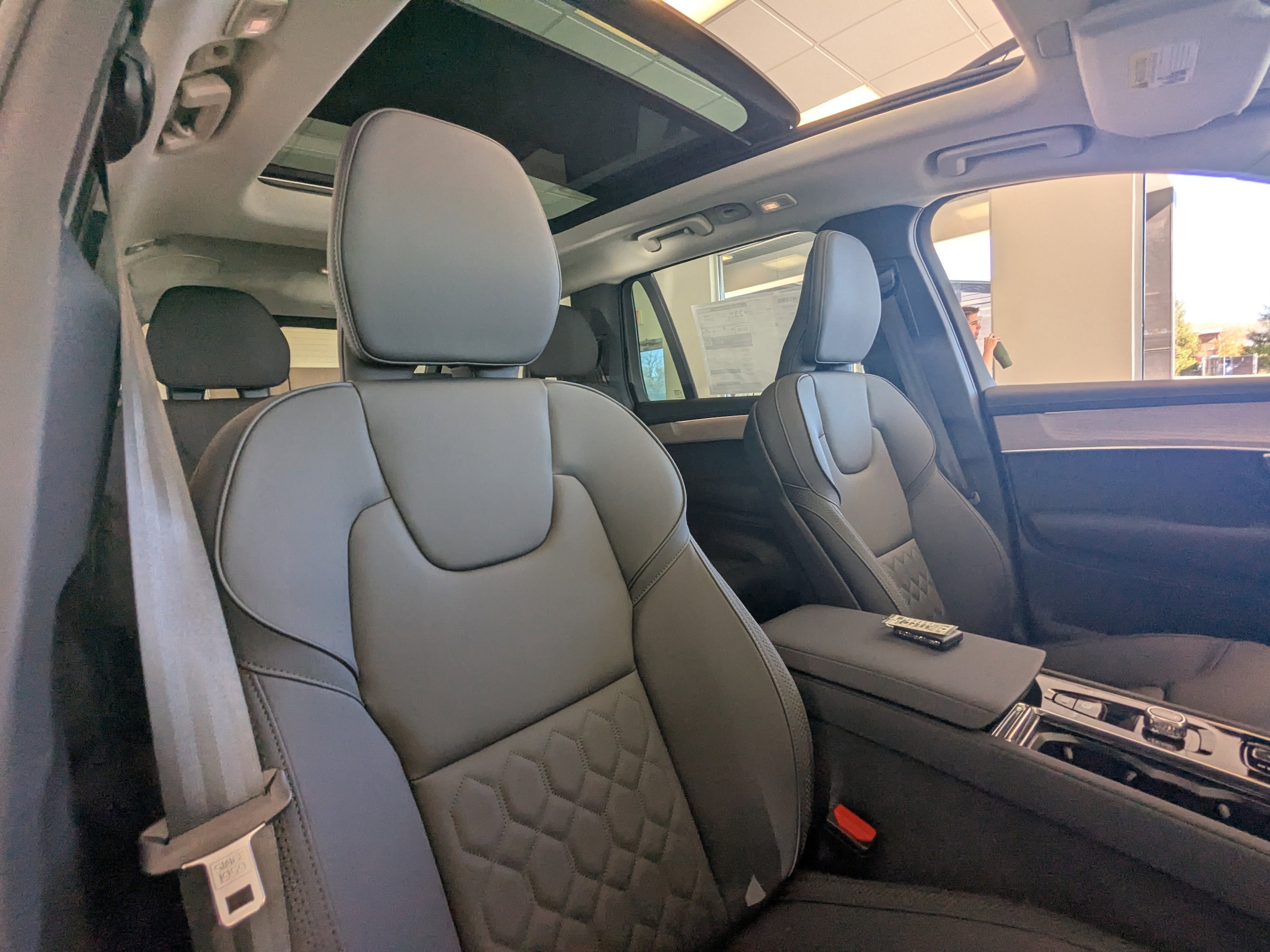 2026 Volvo XC90 Plus - Photo 15