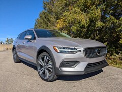 2026 Volvo V60 Cross Country B5 Plus AWD Wagon
