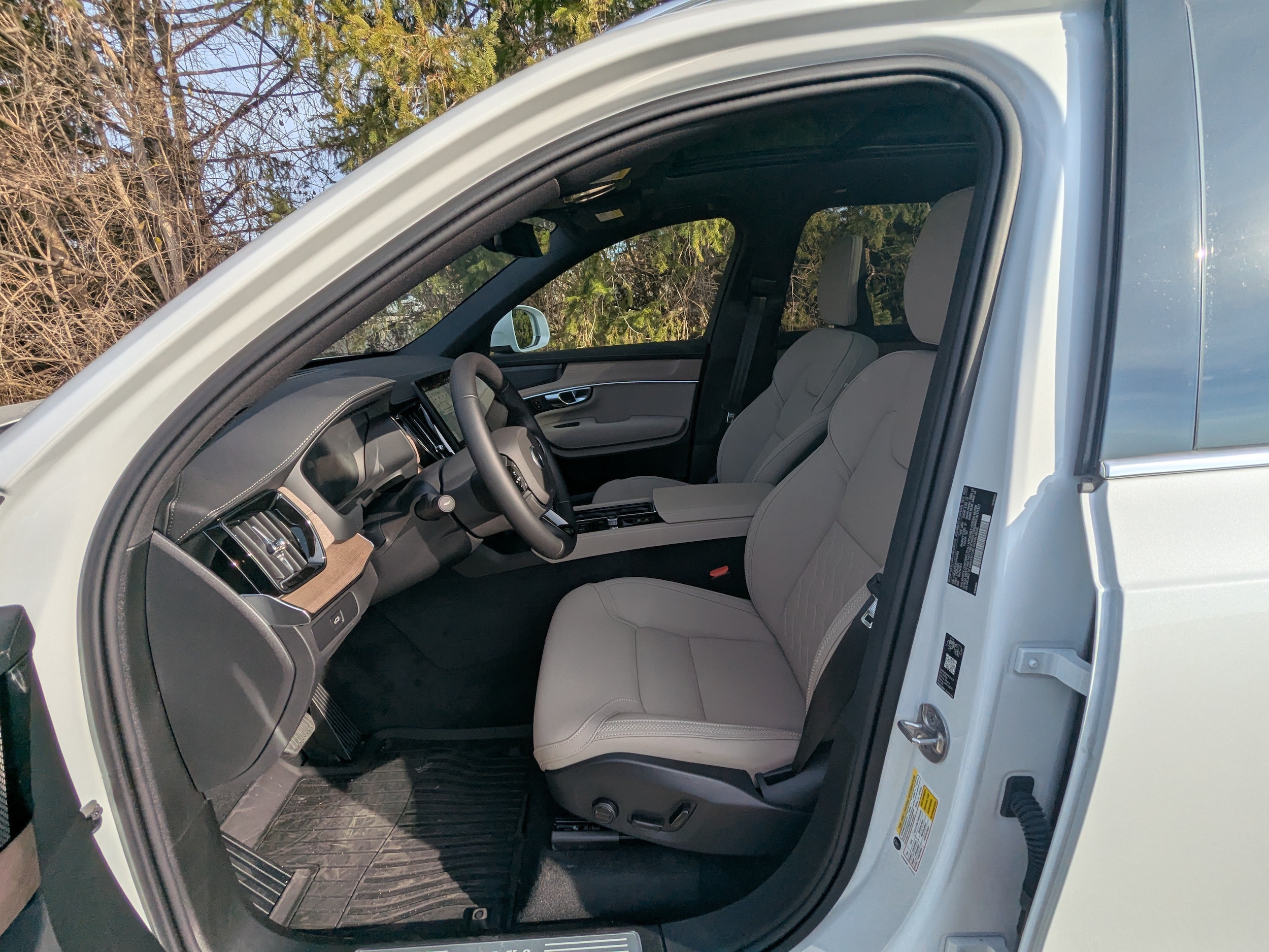 2026 Volvo XC90 Plus - Photo 9