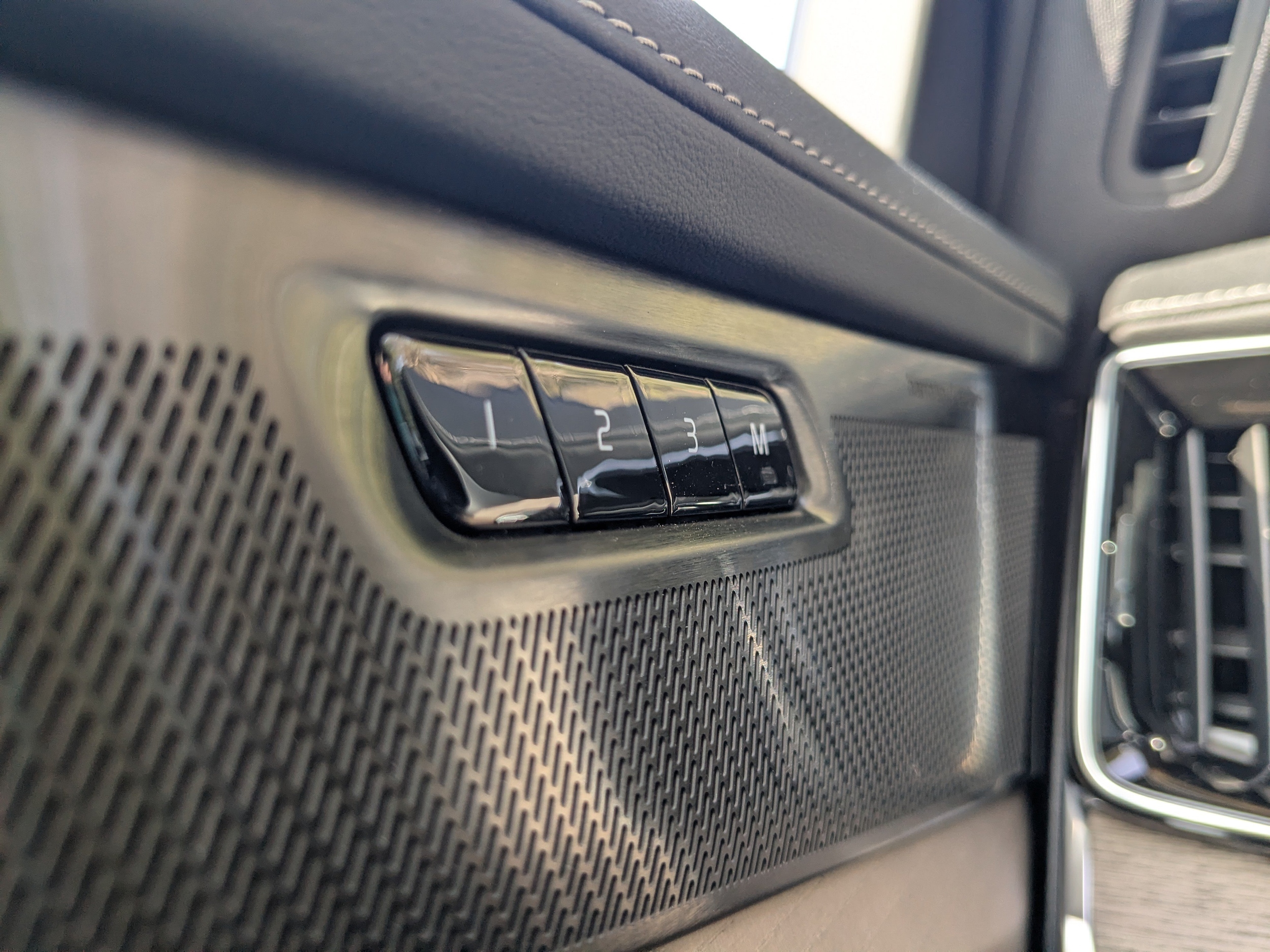 2026 Volvo XC90 Plus - Photo 36