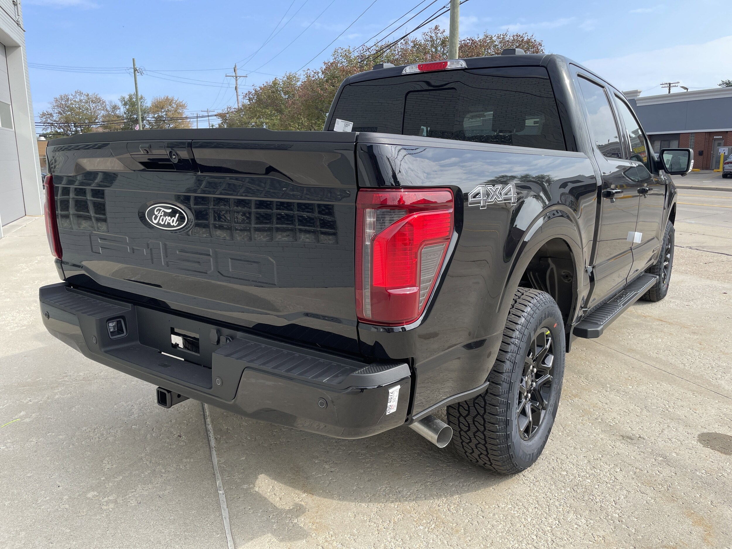 2025 Ford F-150 XLT photo 2