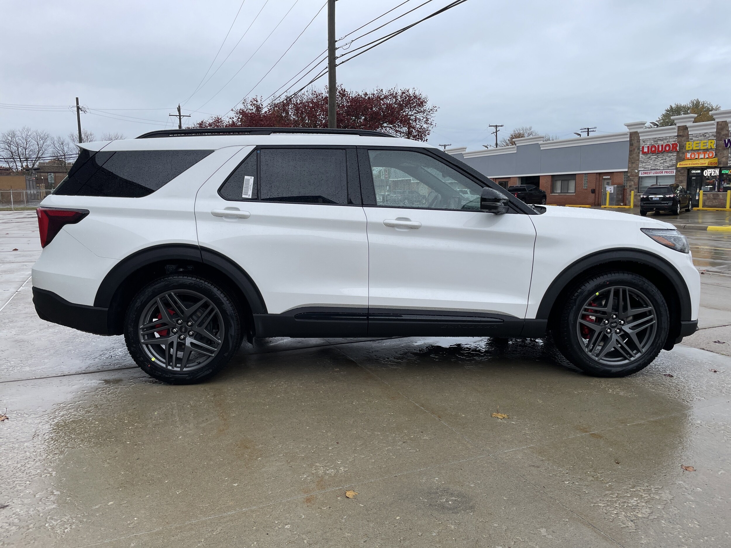 2026 Ford Explorer ST photo 3