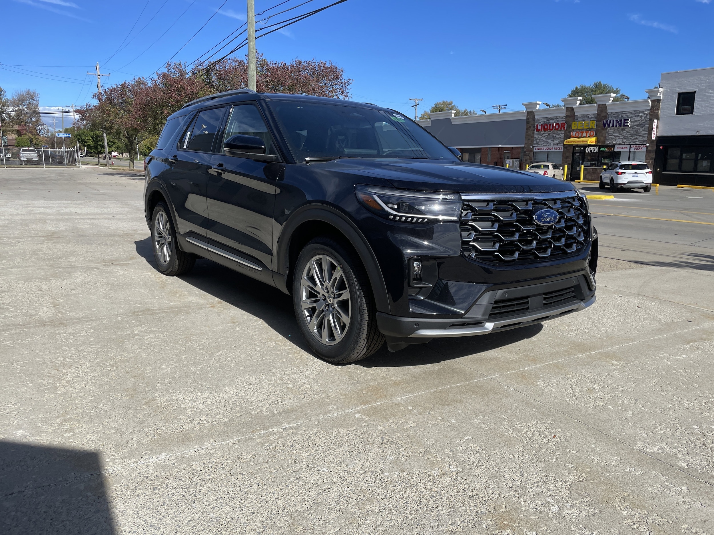 2026 Ford Explorer Platinum's photo