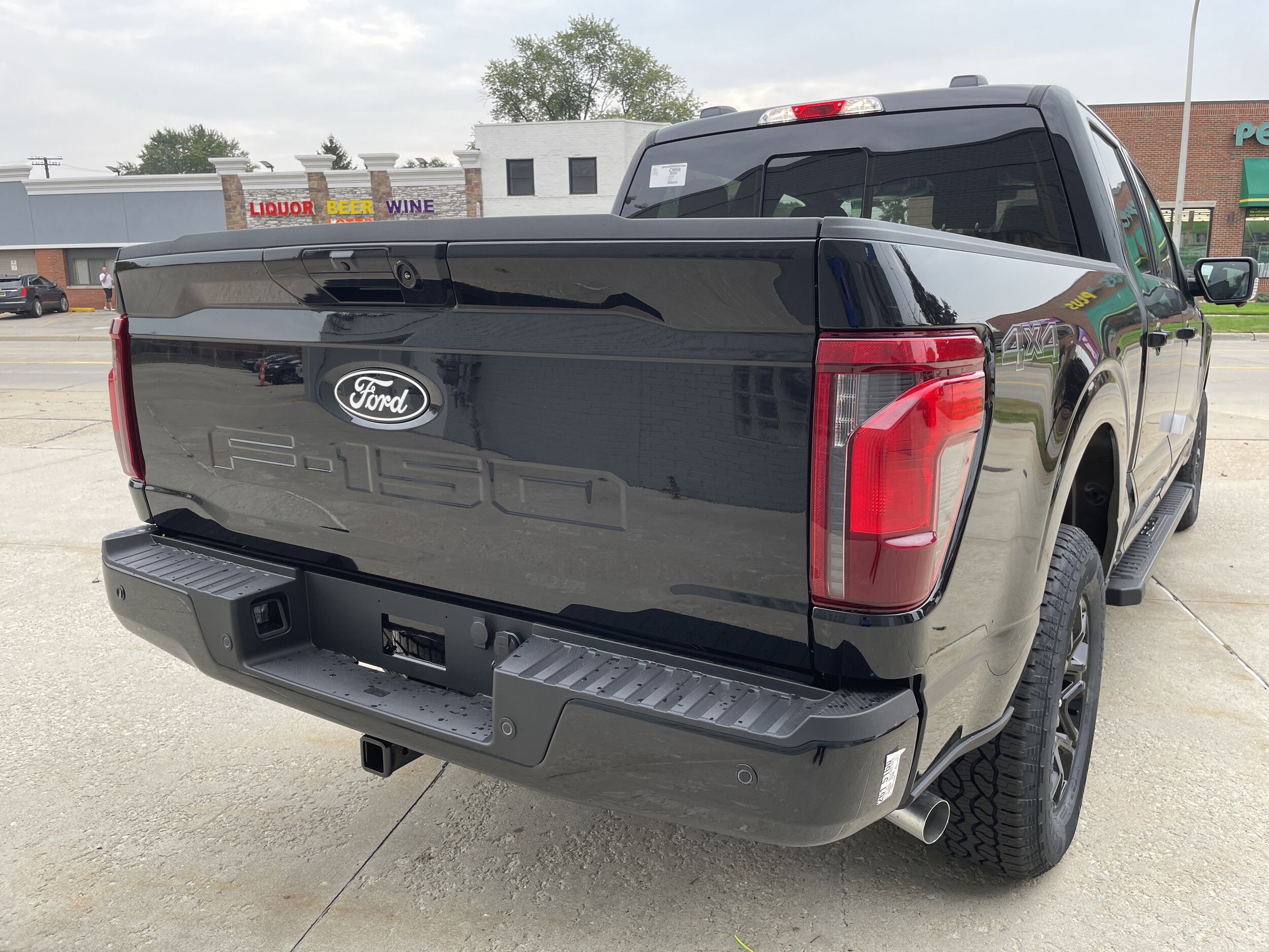 2025 Ford F-150 XLT photo 3