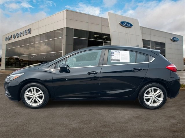 Used 2017 Chevrolet Cruze LT with VIN 3G1BE6SMXHS597569 for sale in St. Clair Shores, MI