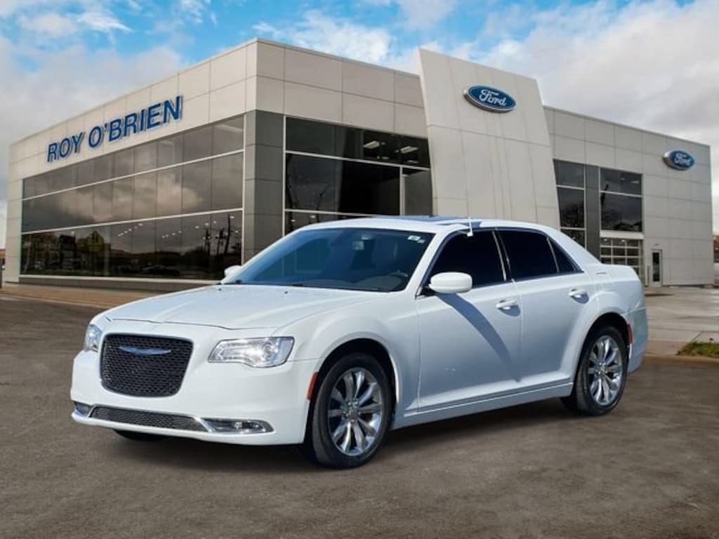 Certified 2017 Chrysler 300 Limited Sedan