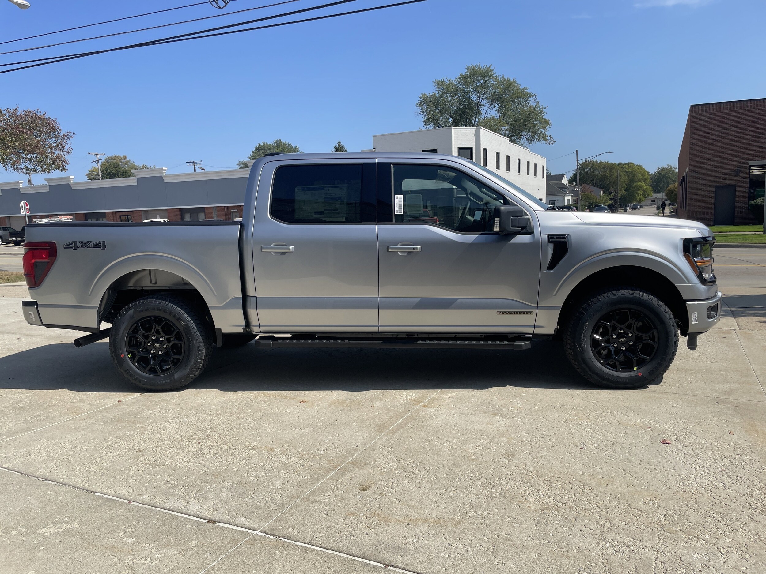 2025 Ford F-150 XLT photo 3