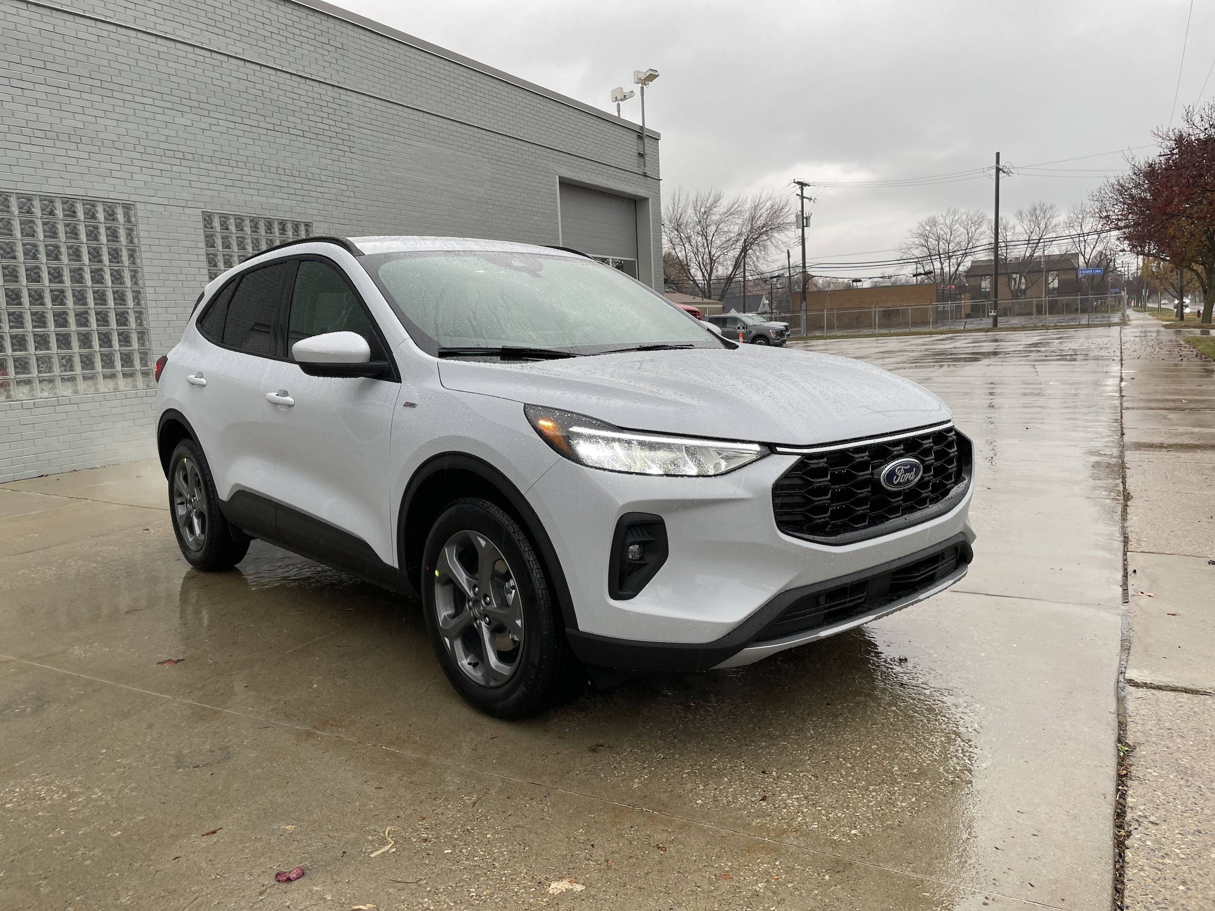 2026 Ford Escape ST-Line Select's photo