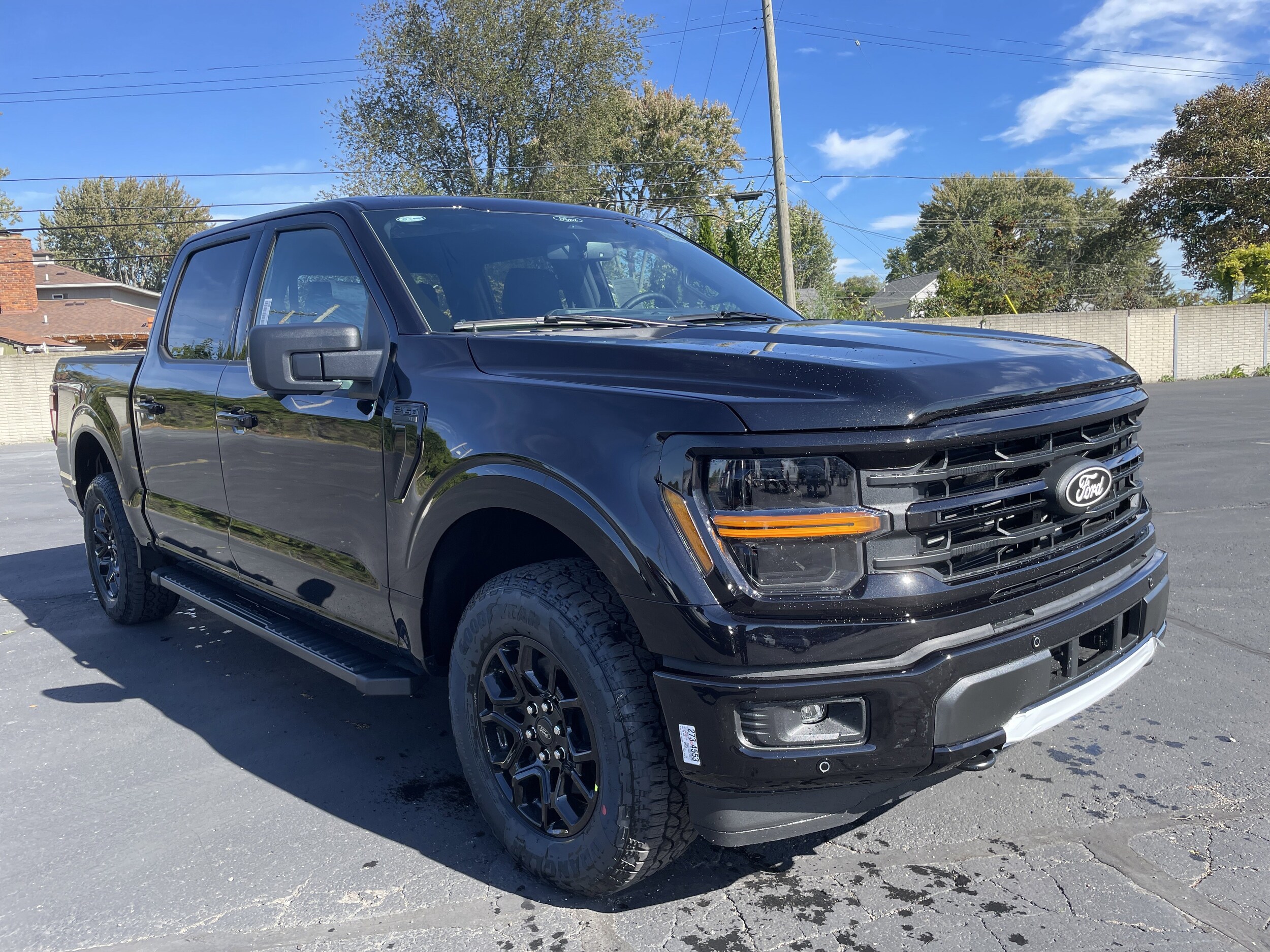 2025 Ford F-150 XLT photo 2