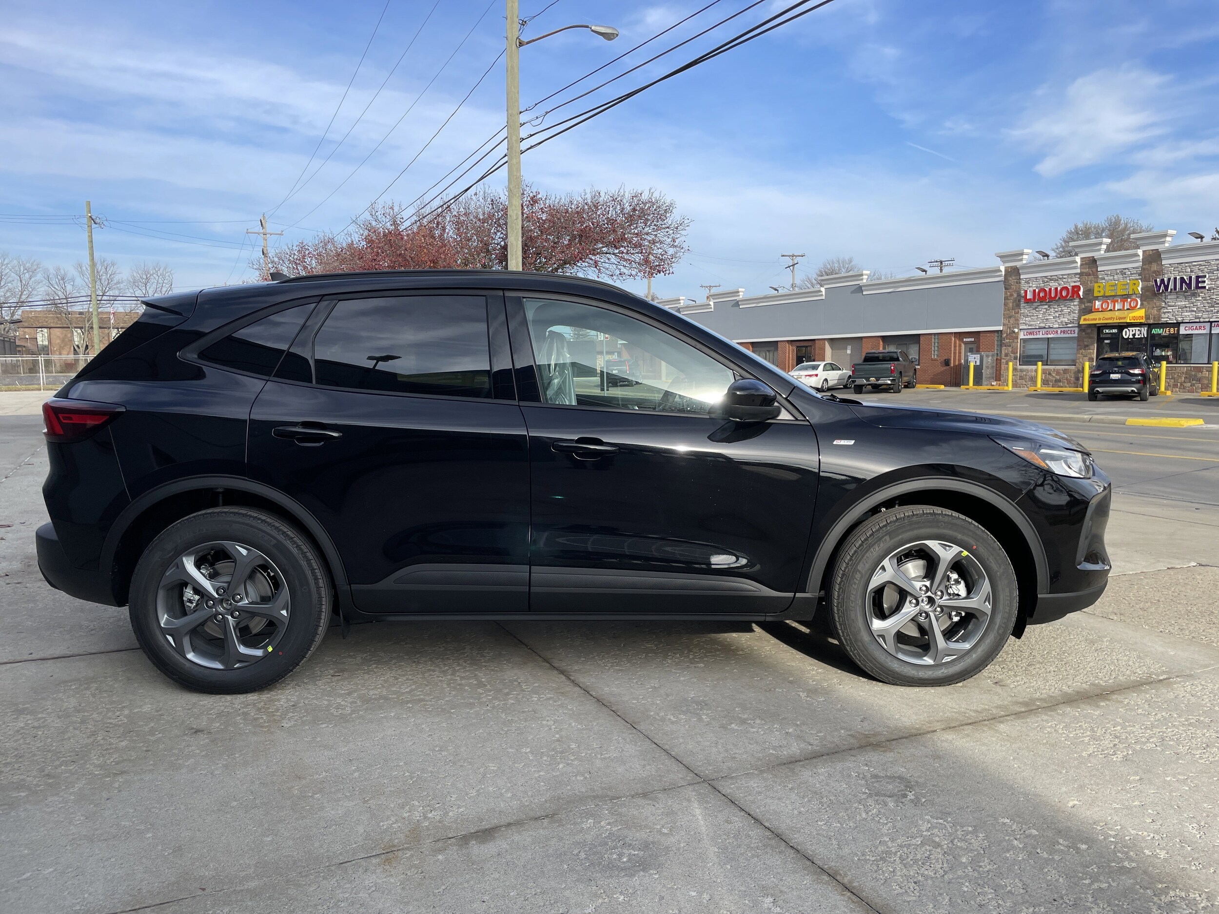 2026 Ford Escape ST-Line Select photo 2