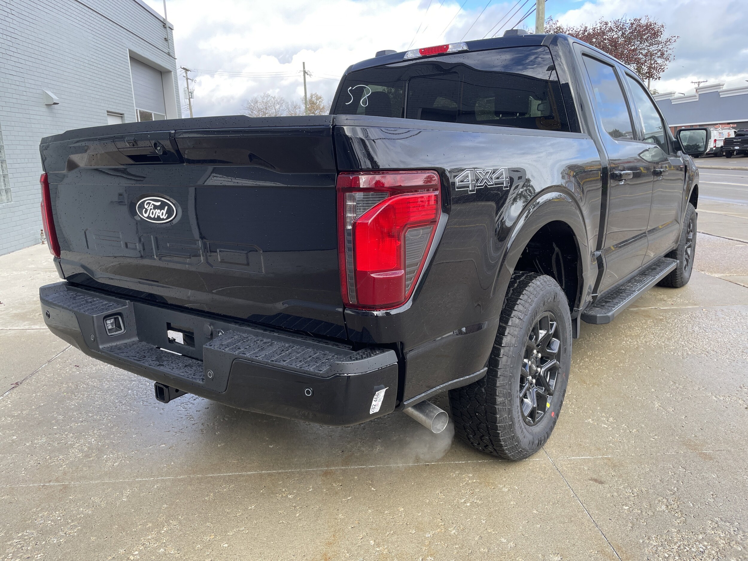 2025 Ford F-150 XLT photo 3