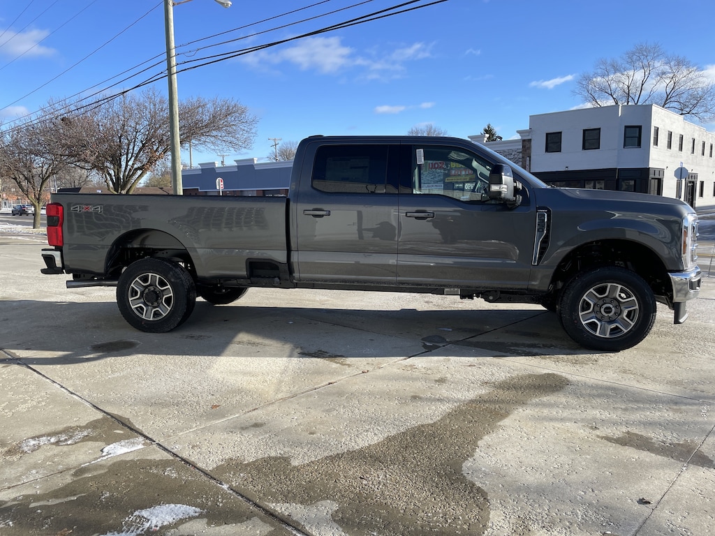 New 2026 Ford Super Duty F-350 Lariat TRUCK