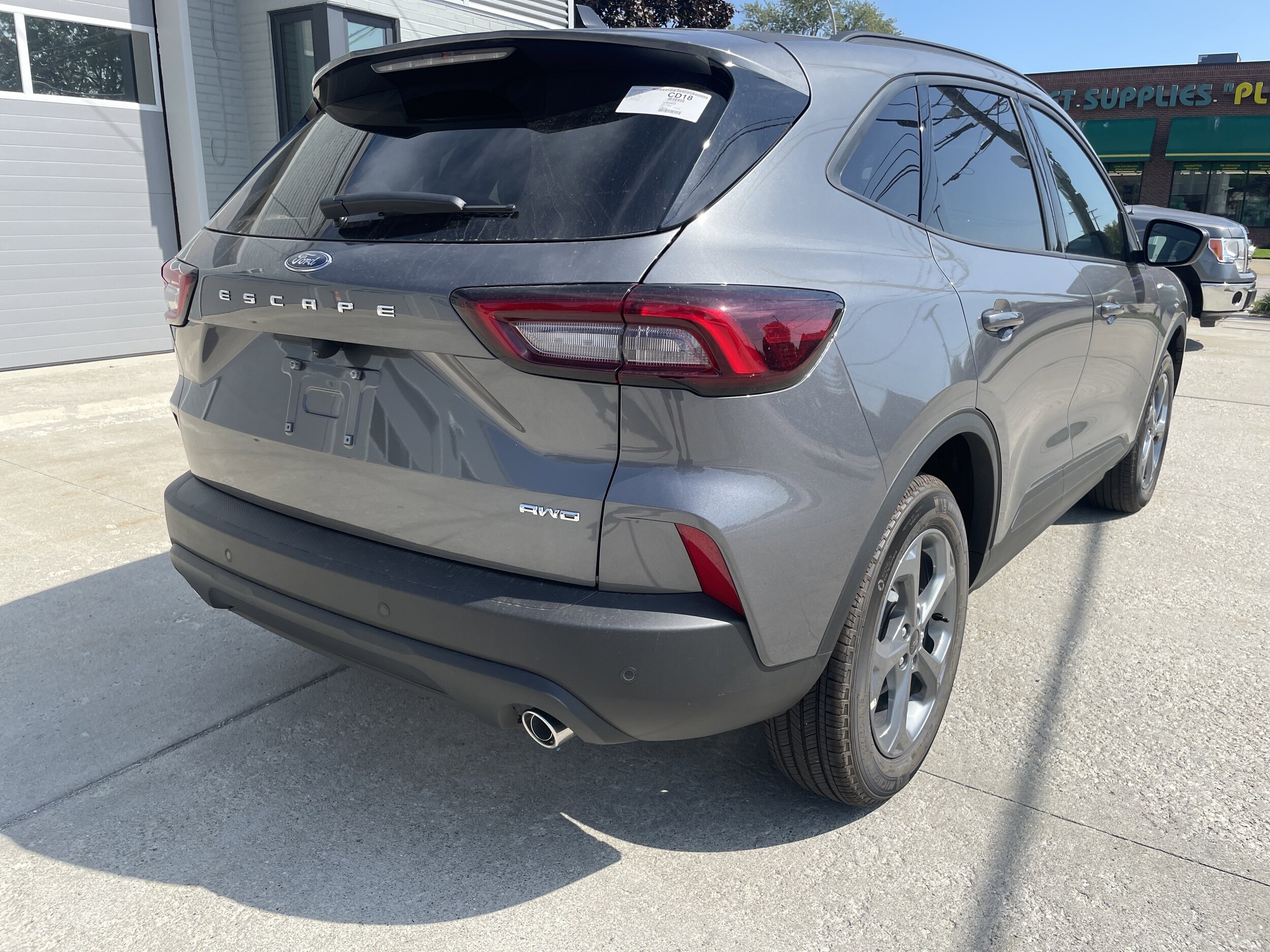 2025 Ford Escape ST-Line photo 4
