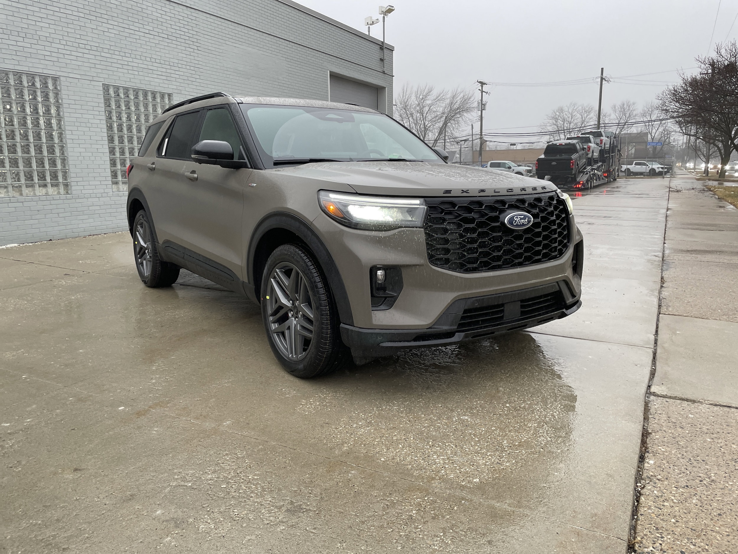 2026 Ford Explorer ST-LINE's photo