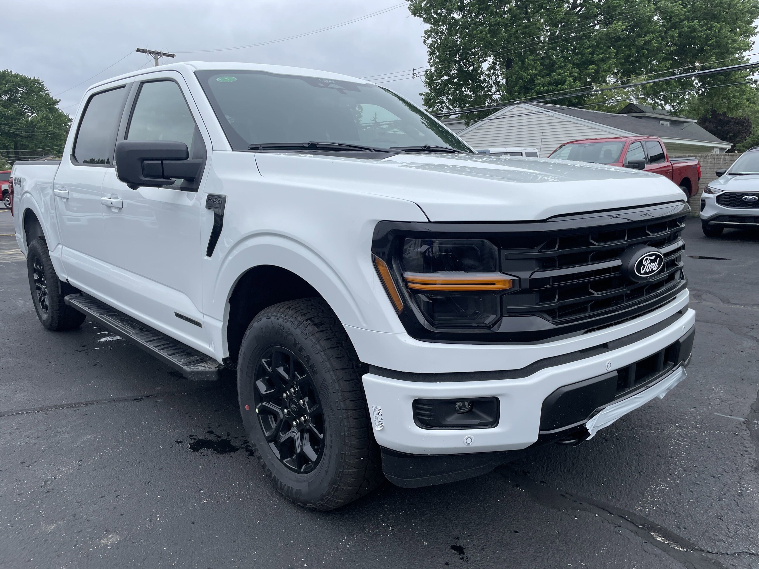 2025 Ford F-150 XLT photo 2