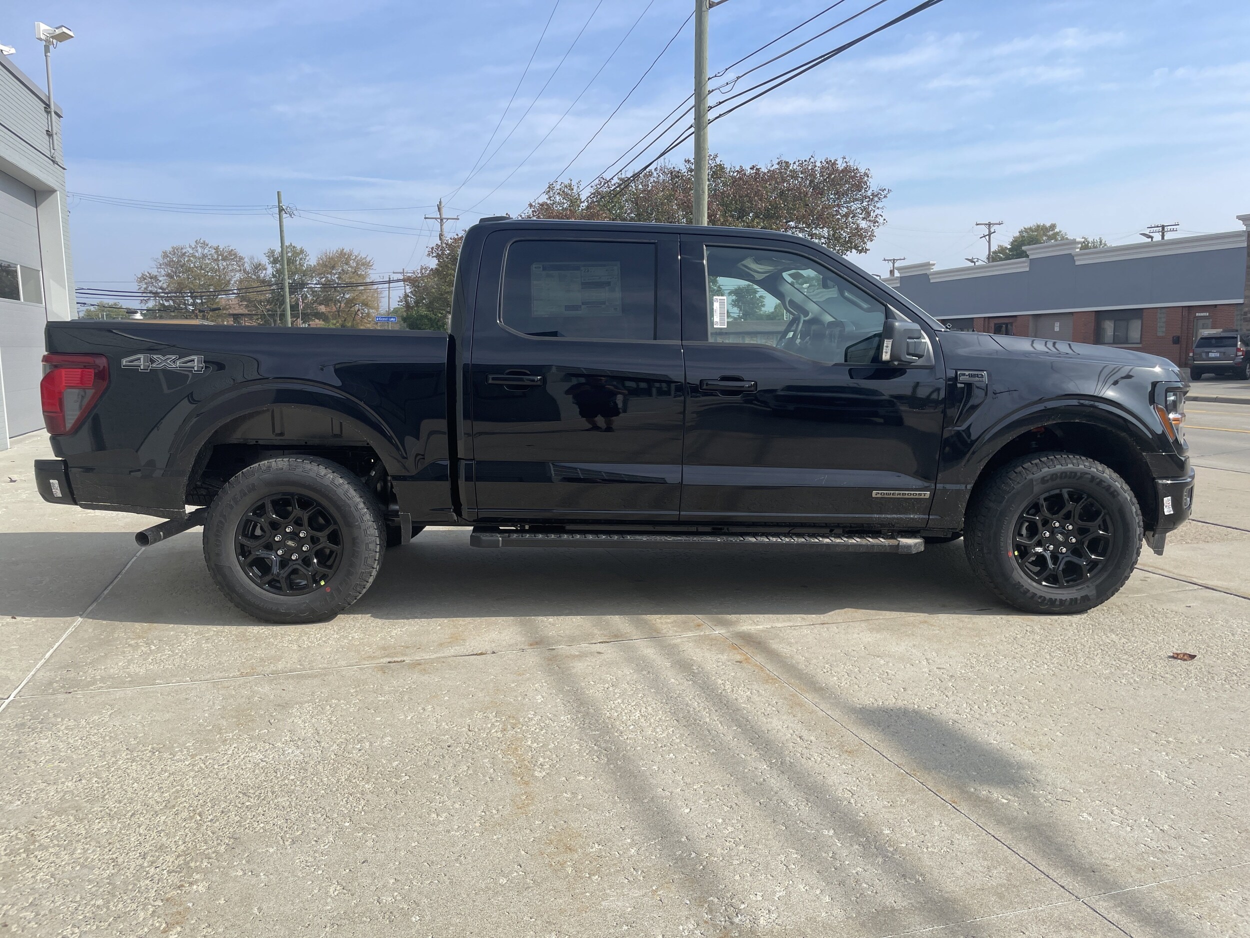2025 Ford F-150 XLT photo 3
