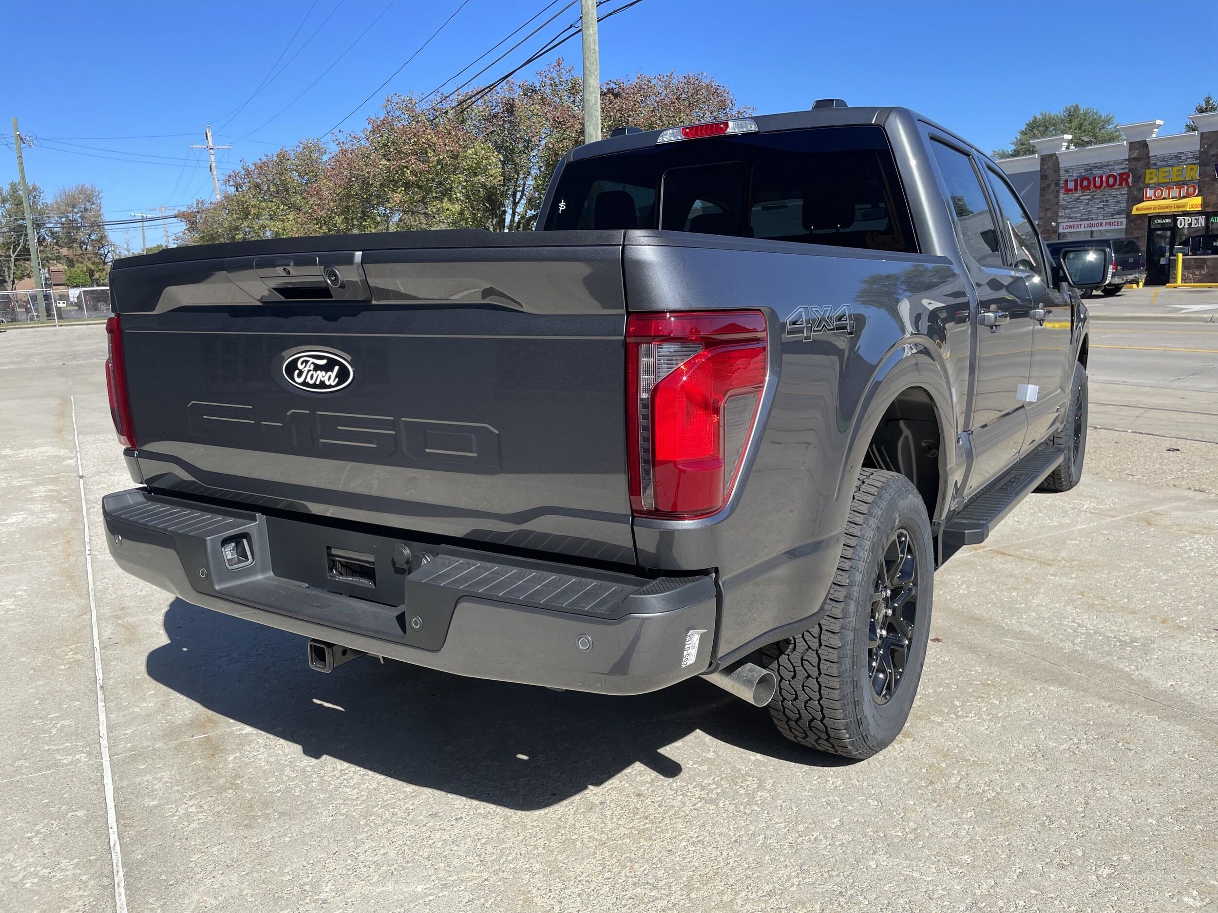 2025 Ford F-150 XLT photo 3