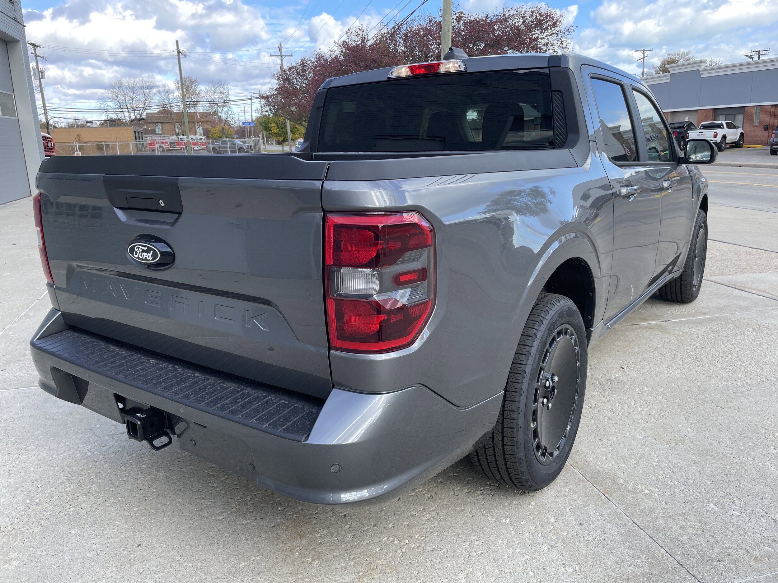 2025 Ford Maverick photo 2