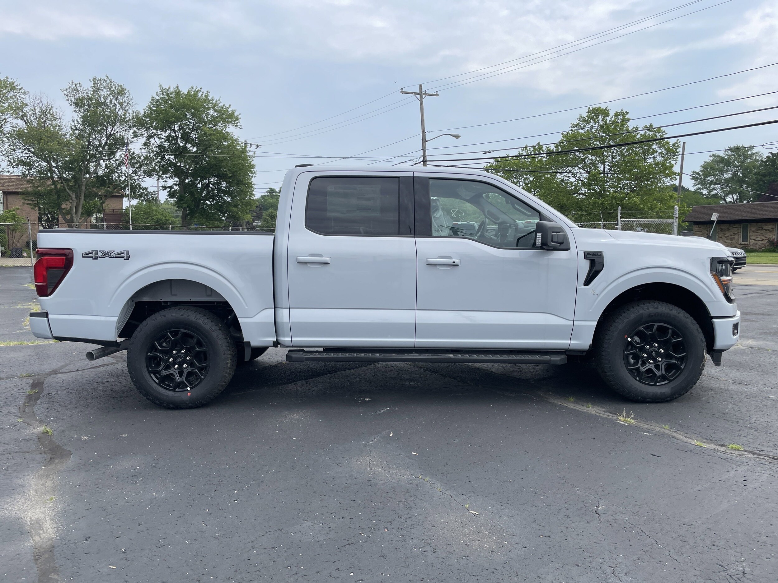 2025 Ford F-150 XLT photo 3