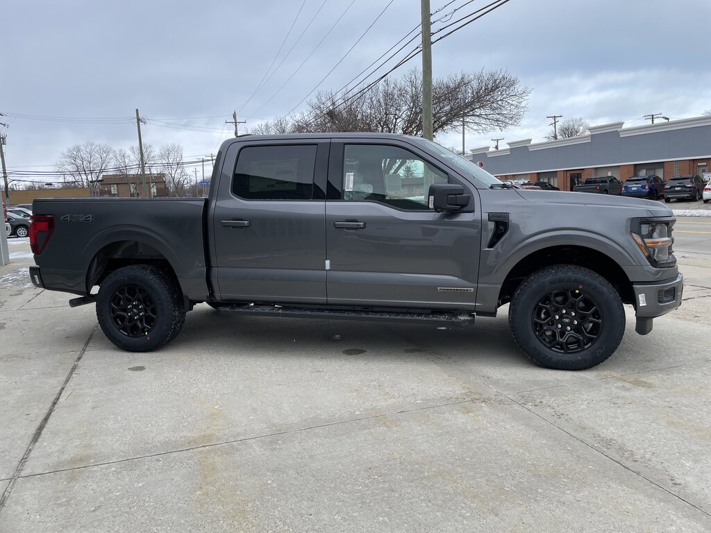 New 2025 Ford F-150 XLT TRUCK