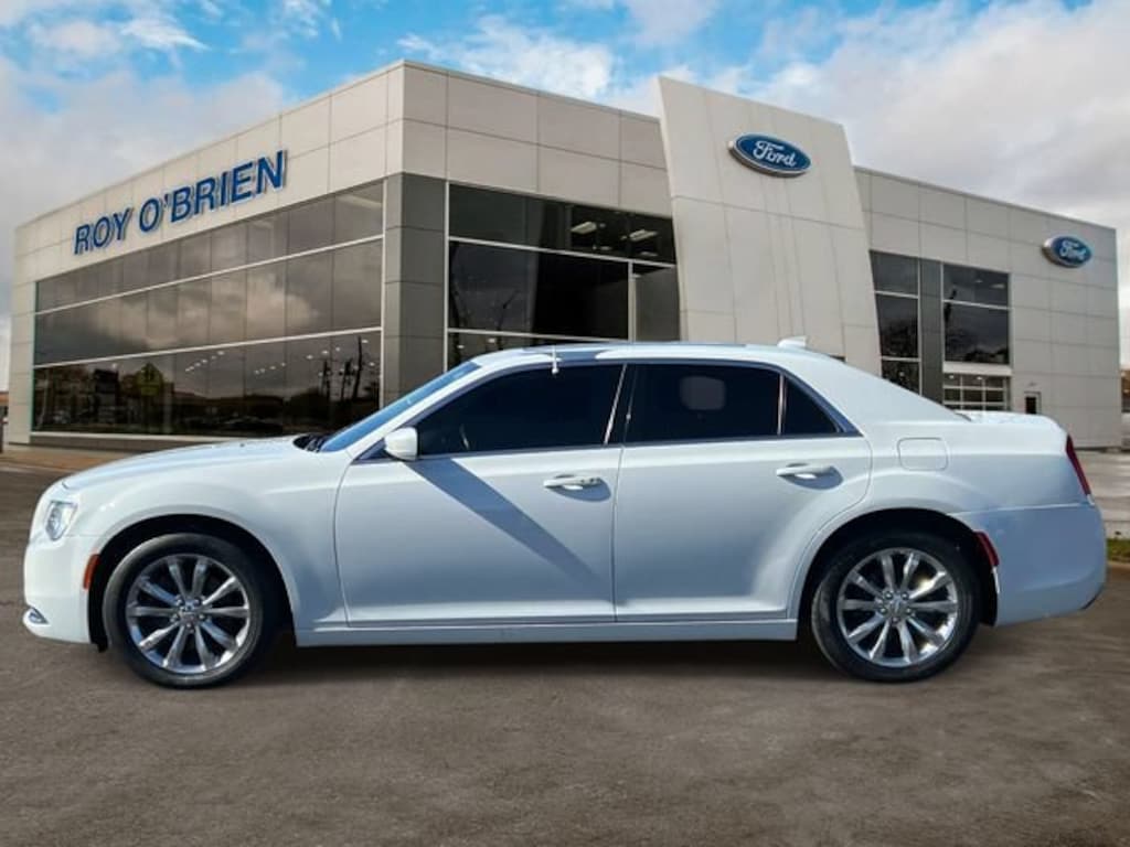 Certified 2017 Chrysler 300 Limited Sedan