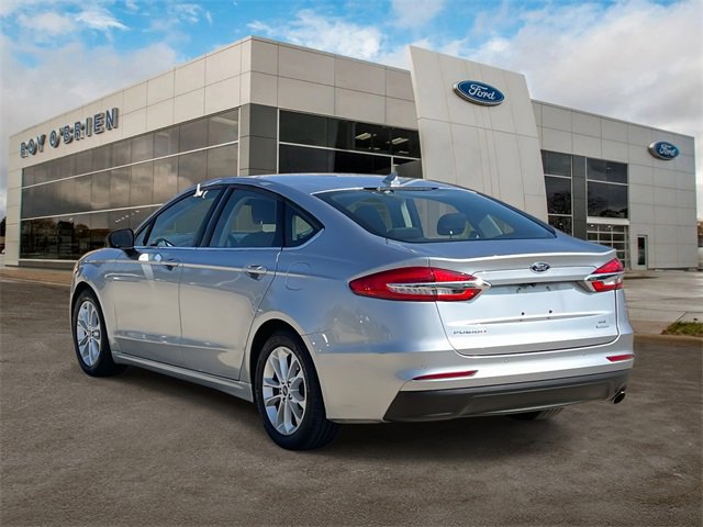 2020 Ford Fusion SE photo 3