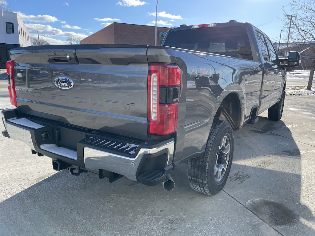 New 2026 Ford Super Duty F-350 Lariat TRUCK