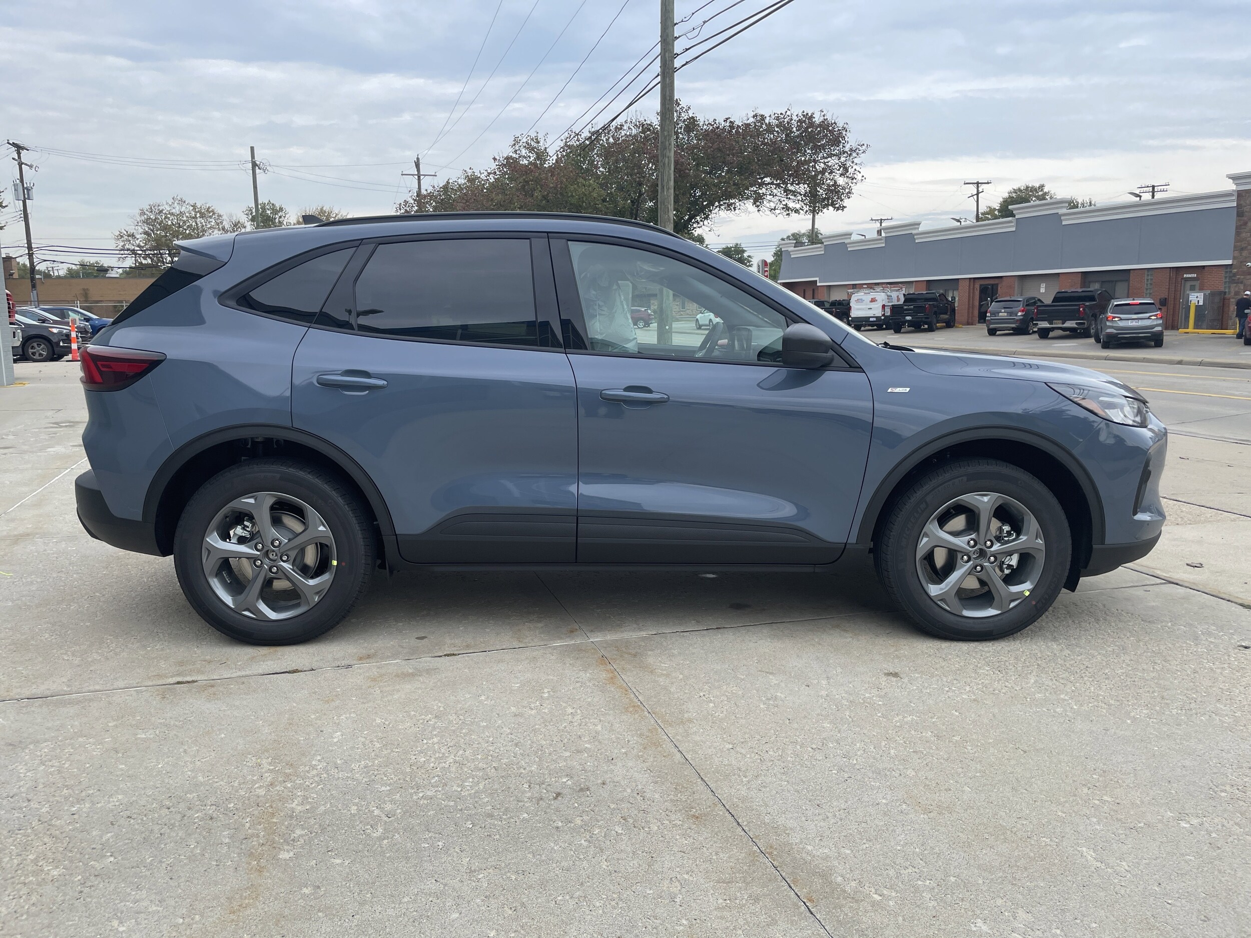2026 Ford Escape ST-Line photo 2