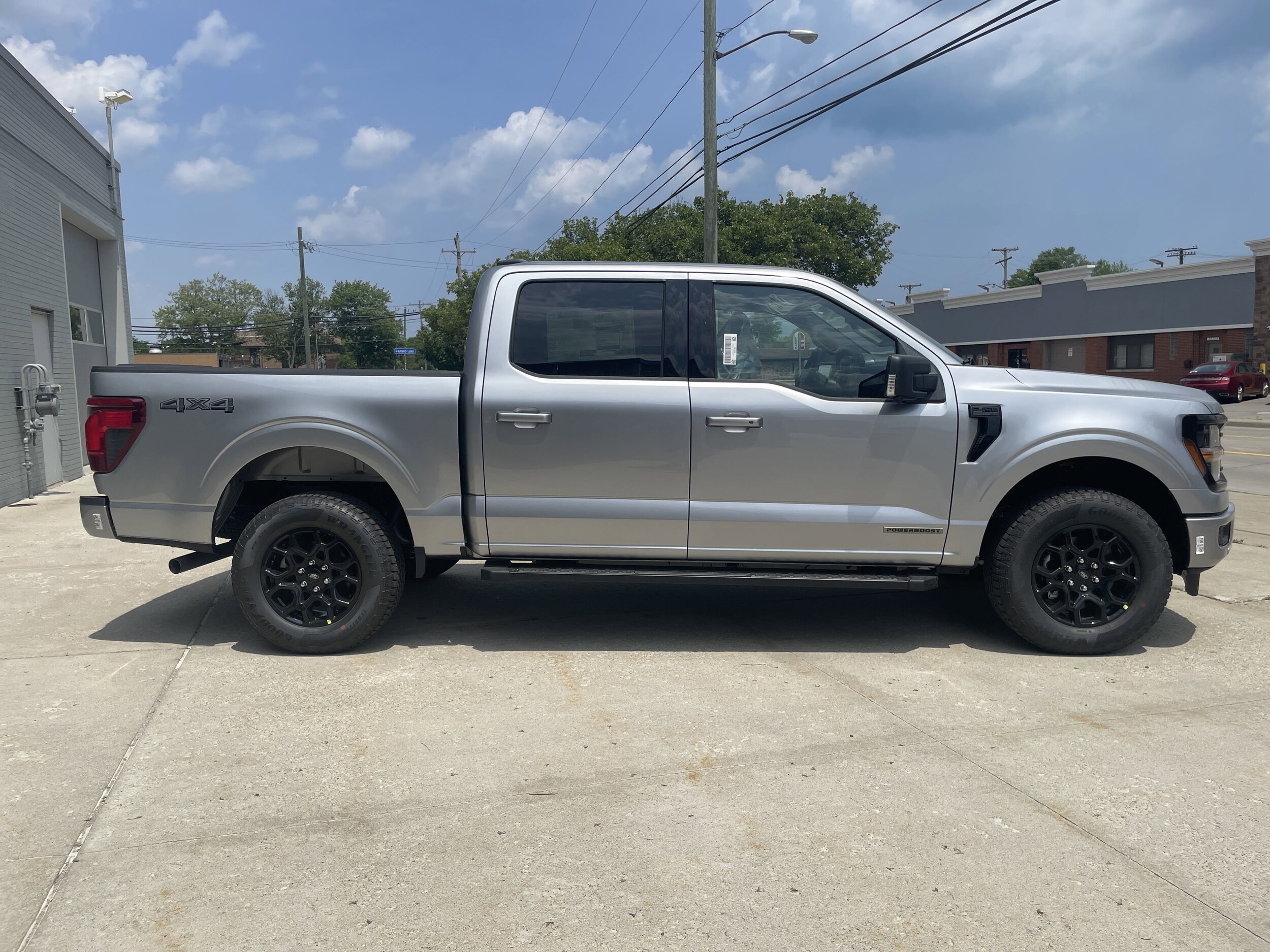 2025 Ford F-150 XLT photo 3