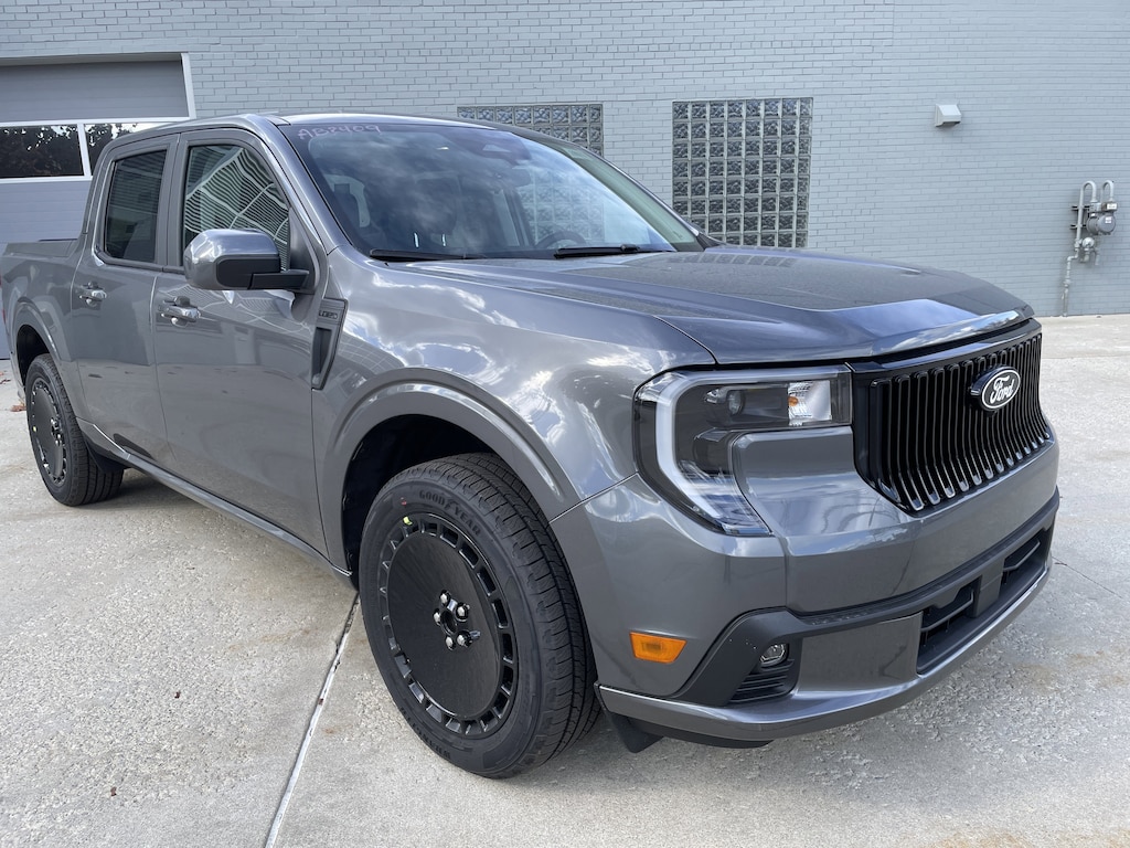New 2025 Ford Maverick Lobo TRUCK