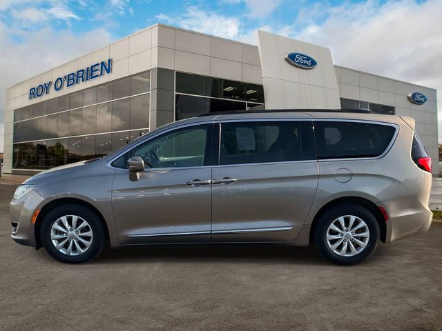 Used 2017 Chrysler Pacifica Touring-L with VIN 2C4RC1BG7HR536914 for sale in St. Clair Shores, MI