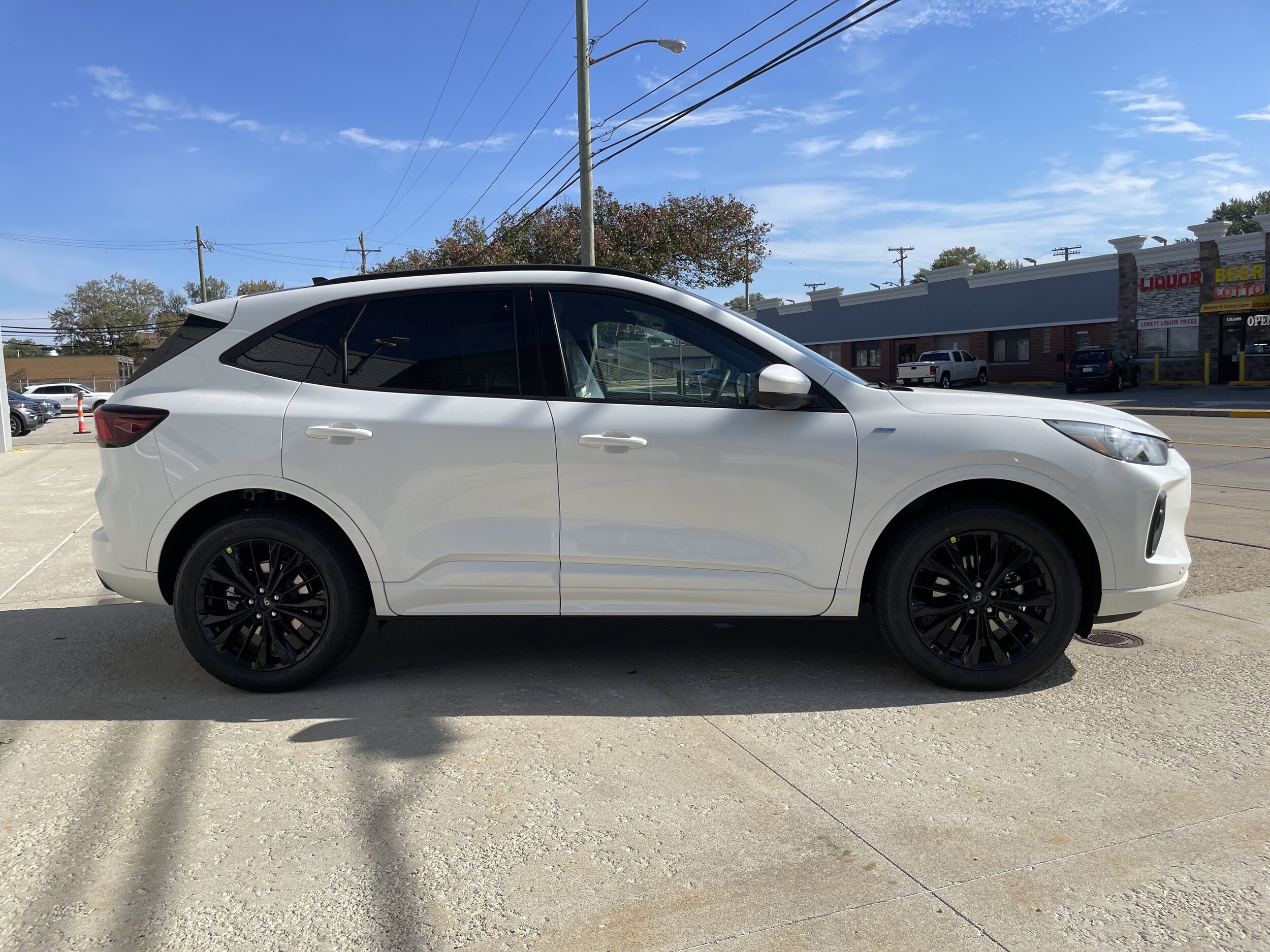 2025 Ford Escape ST-Line Elite photo 3