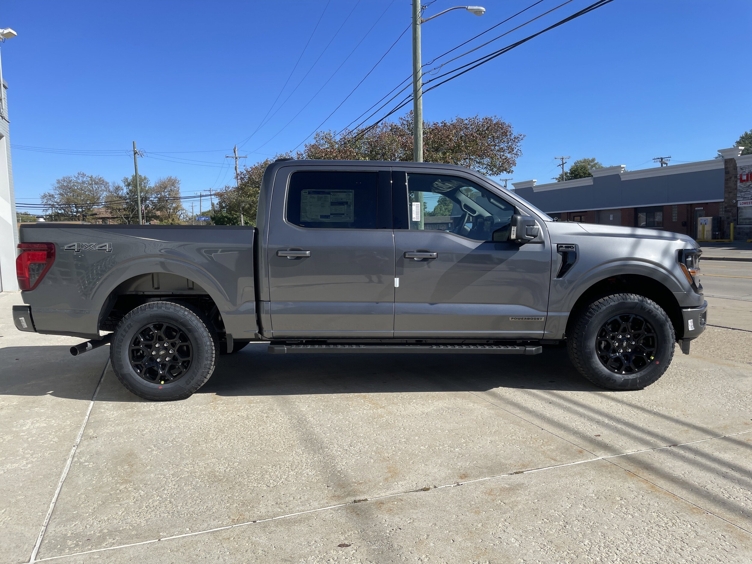 2025 Ford F-150 XLT photo 3
