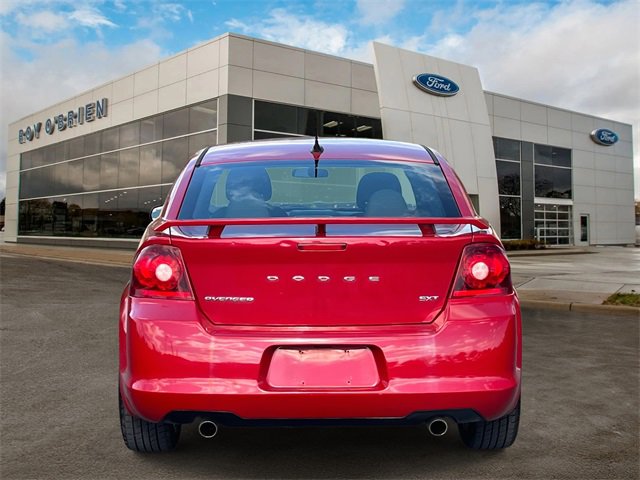 2012 Dodge Avenger SXT photo 4