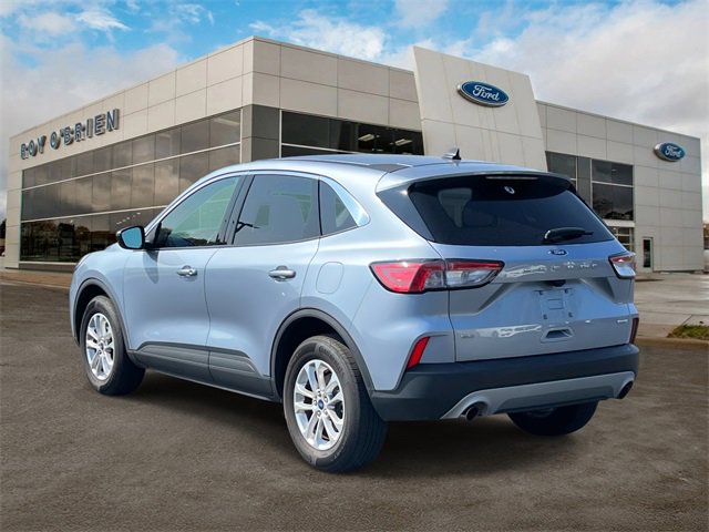 2022 Ford Escape SE photo 2