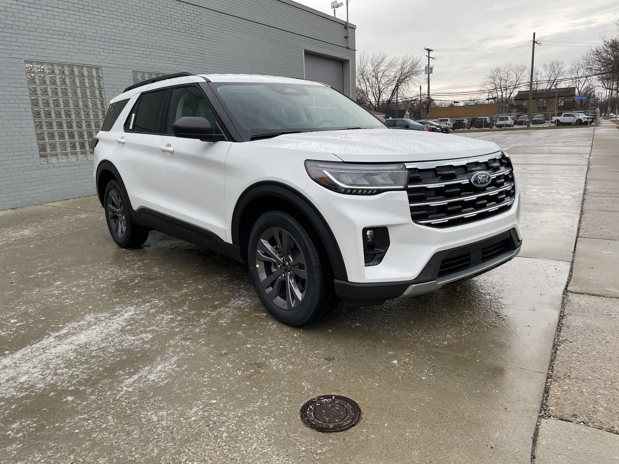 2026 Ford Explorer Active's photo