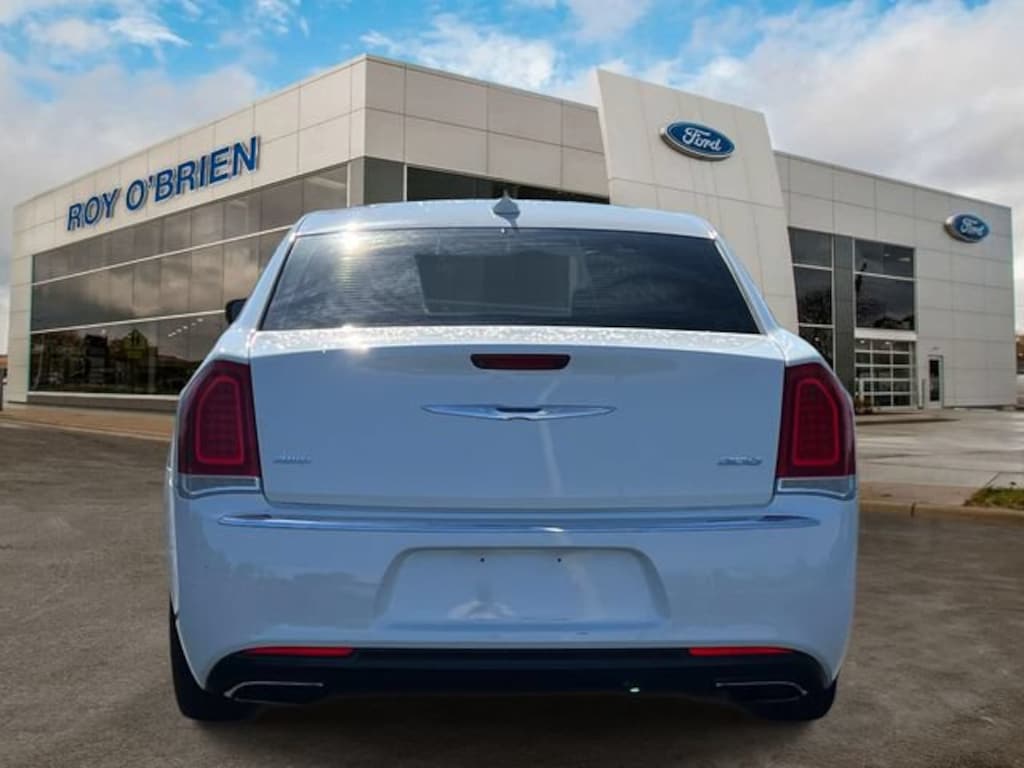 Certified 2017 Chrysler 300 Limited Sedan