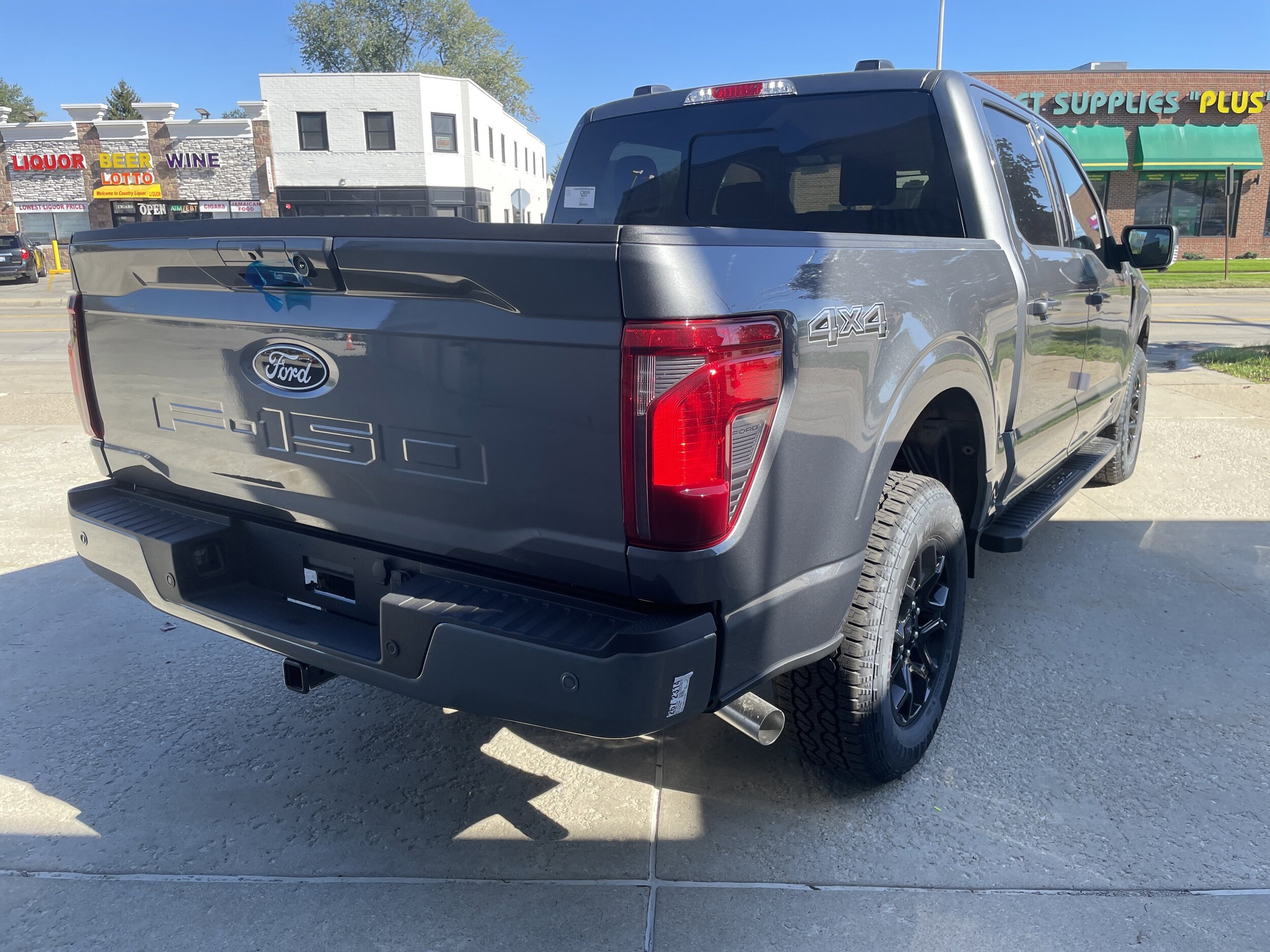 2025 Ford F-150 XLT photo 2