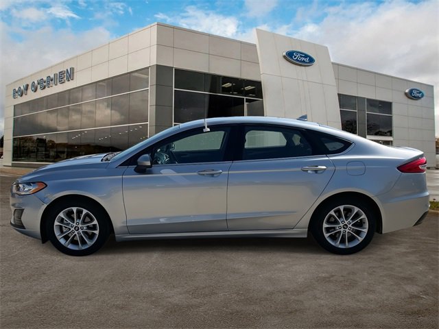 2020 Ford Fusion SE photo 2