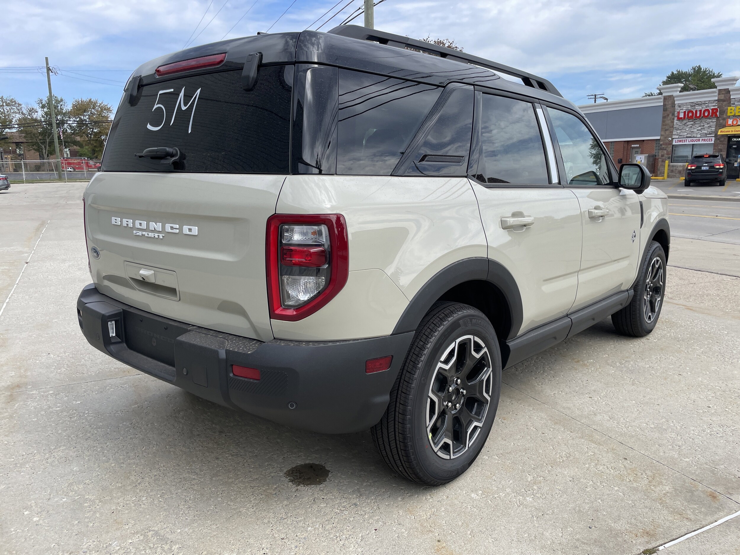 2025 Ford Bronco Sport Outer Banks photo 3