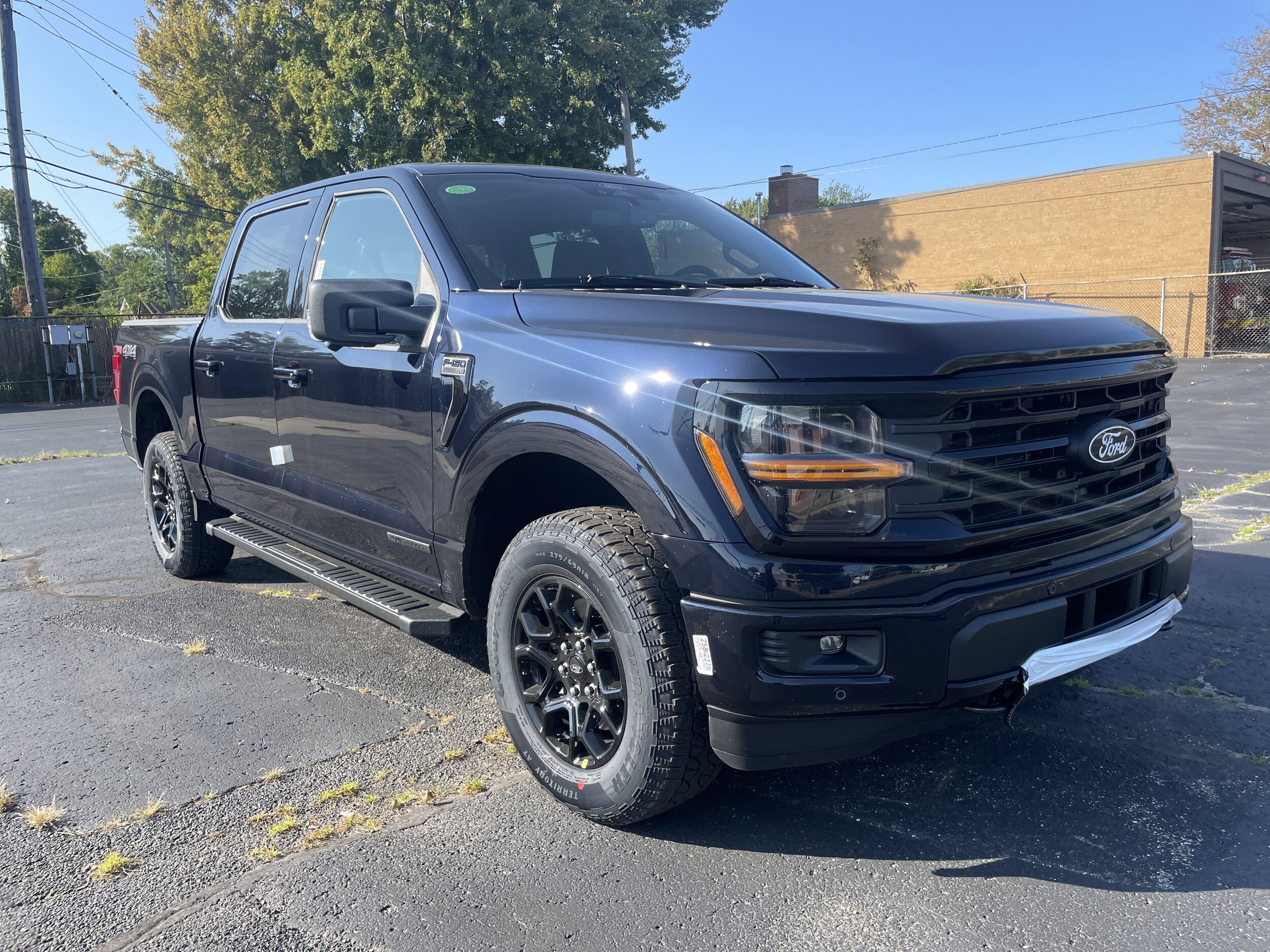2025 Ford F-150 XLT photo 2