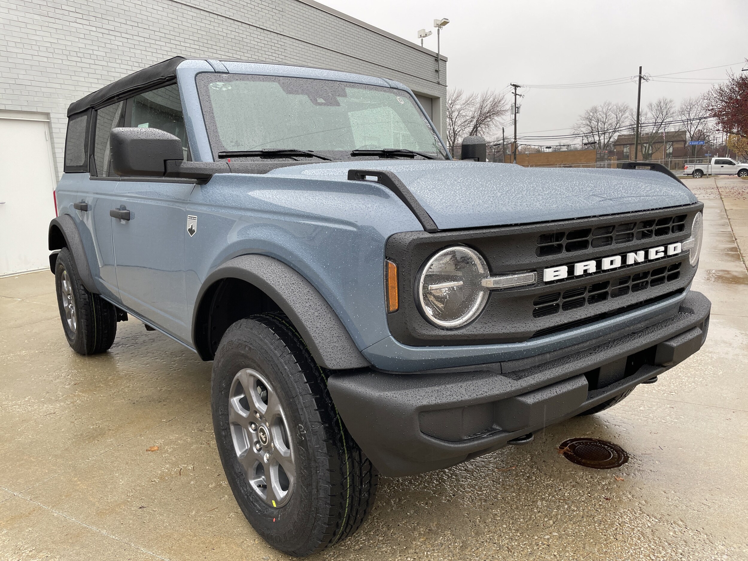 2025 Ford Bronco Big Bend photo 2