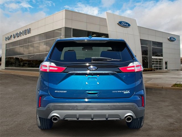 2020 Ford Edge Titanium photo 2