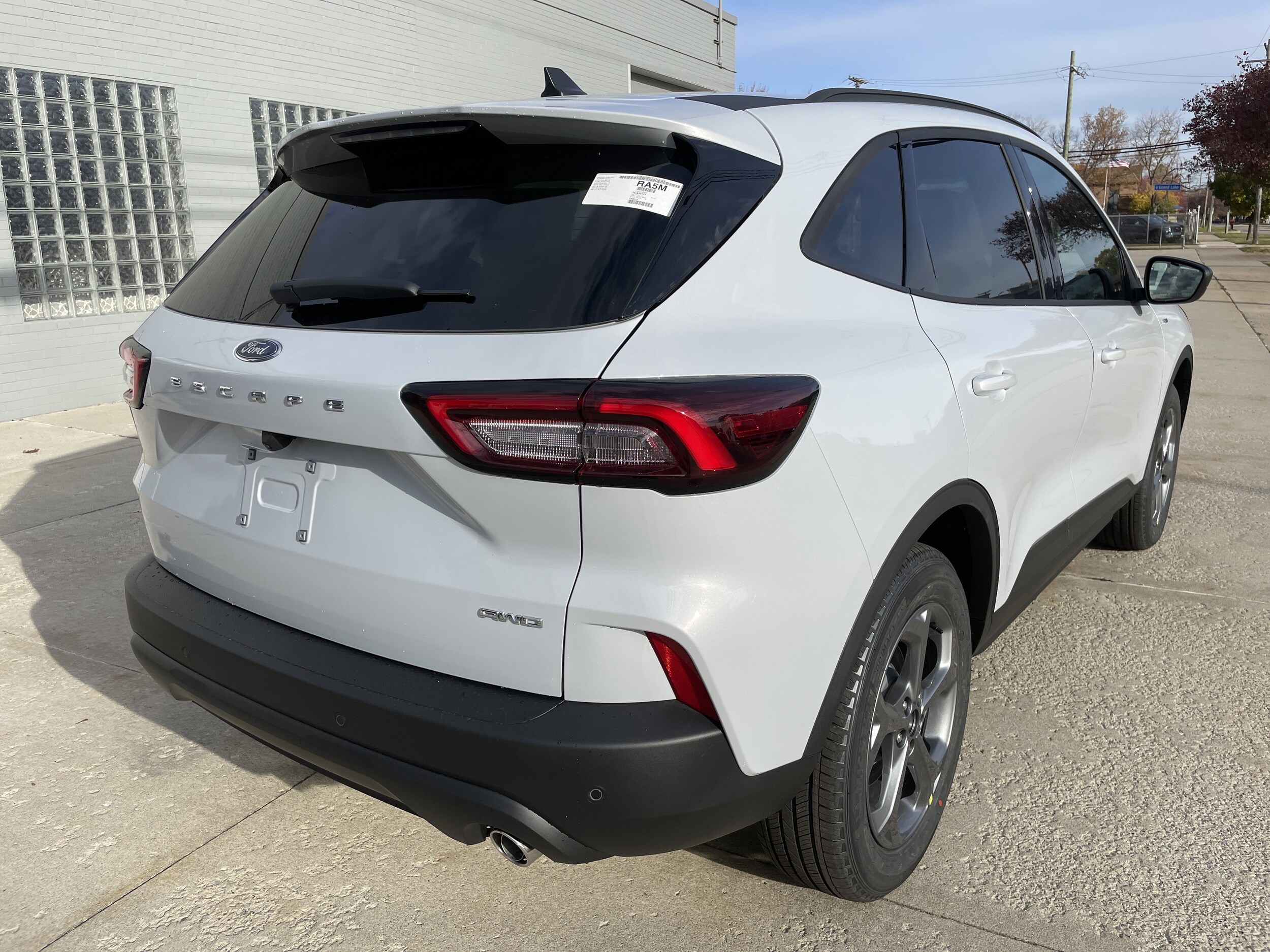 2026 Ford Escape ST-Line photo 2