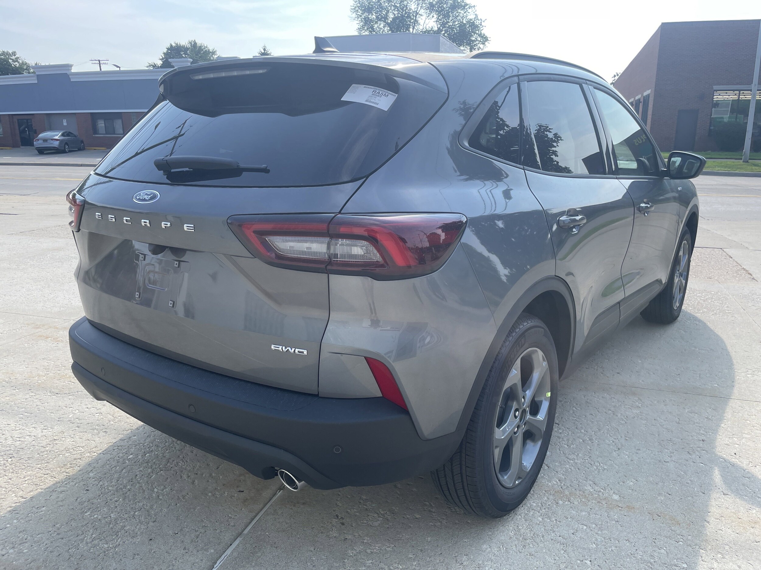 2025 Ford Escape ST-Line photo 2