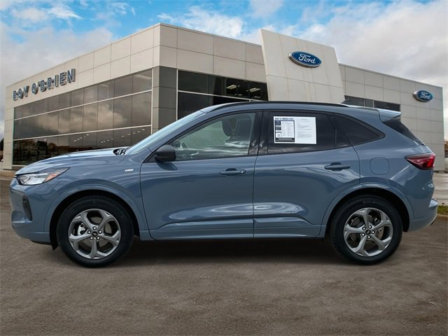 2023 Ford Escape ST-Line photo 2