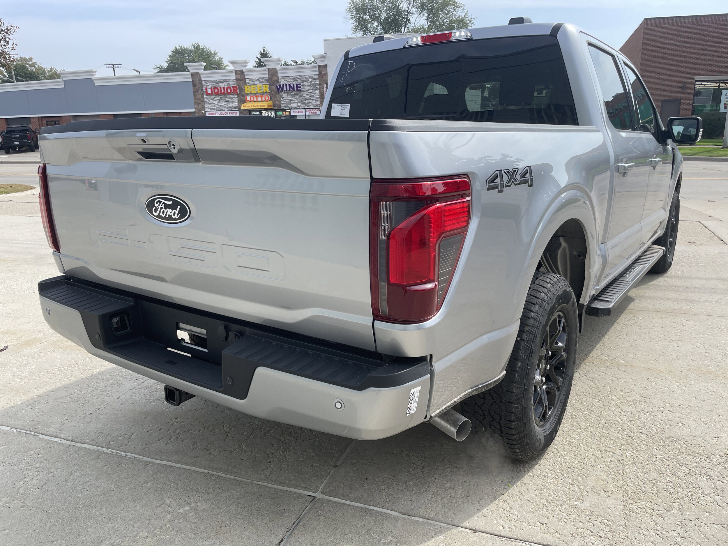 2025 Ford F-150 XLT photo 3